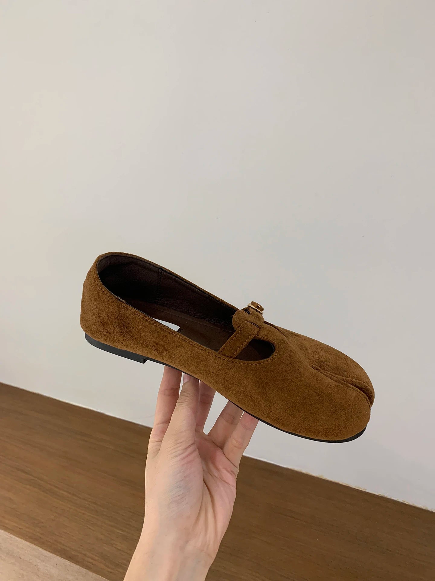 IPPEUM Tabi Shoes For Women Mary Janes 2025 New Fall Winter Fashion Black Split Toe Ballet Flats